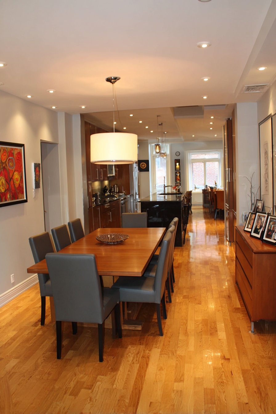 Versatile Extendable Honey Oak