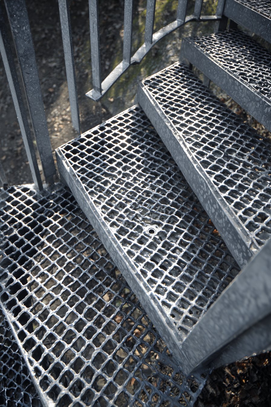 Industrial Metal Grating for Steep Slopes