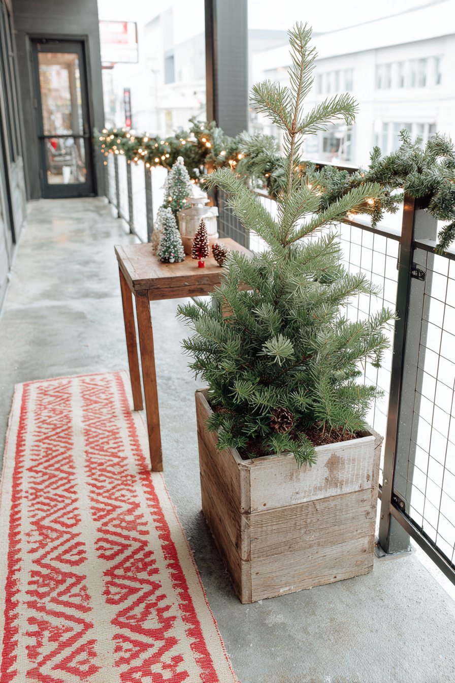 Small Space Balcony Holiday Decorating