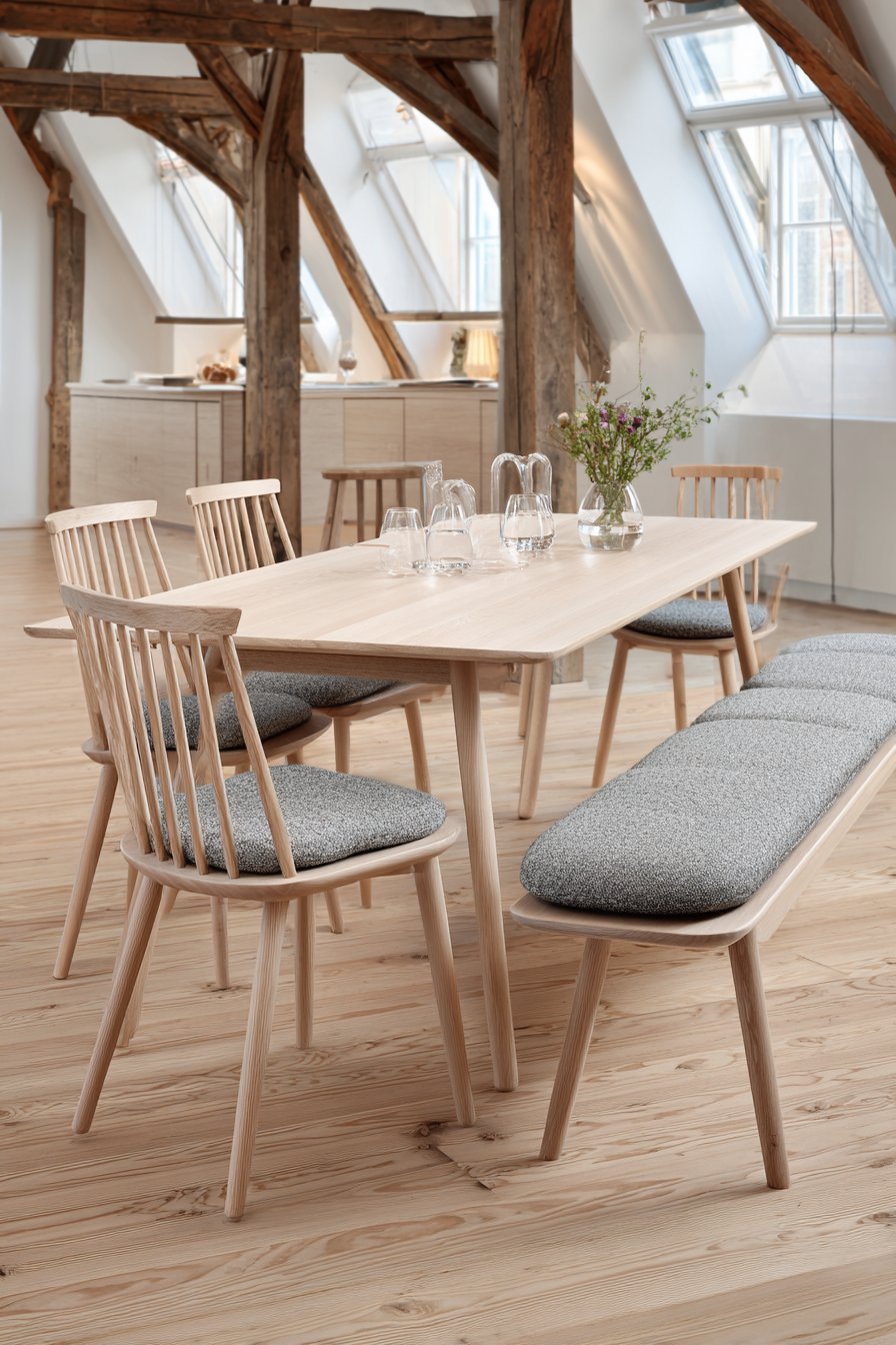 Trestle Table Mixed Seating Arrangement