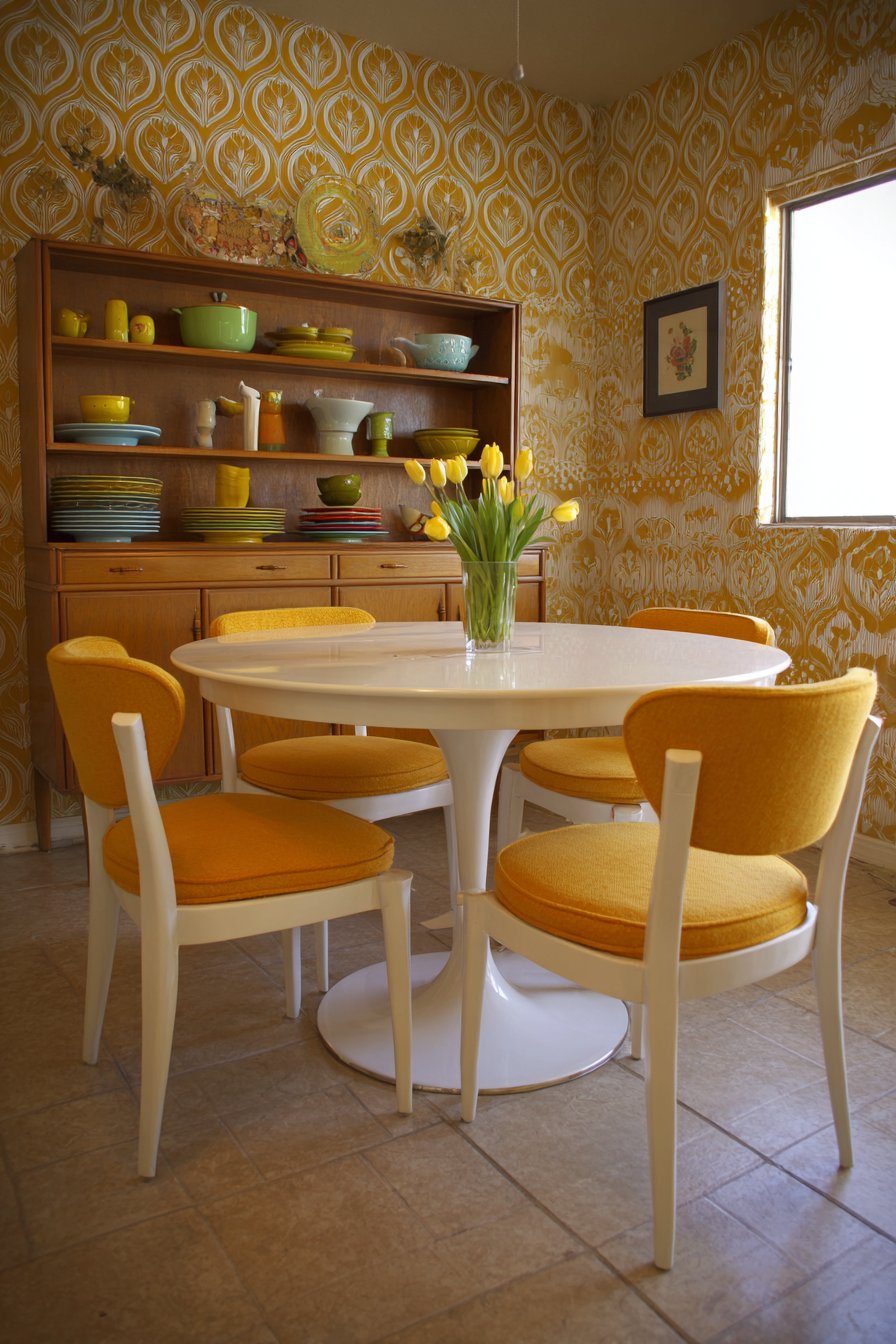 Iconic Mid-Century Tulip Table Ensemble