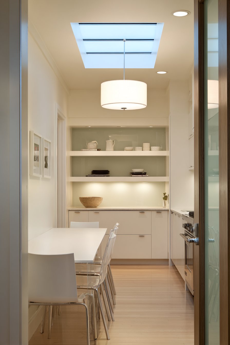 Narrow Space-Efficient White Design