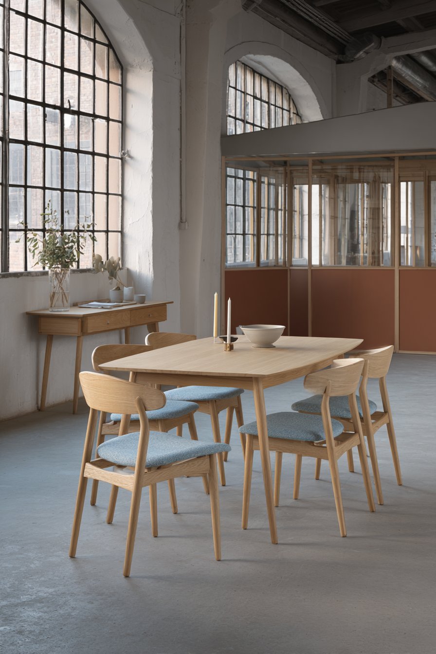 Boat-Shaped Mid-Century Influence