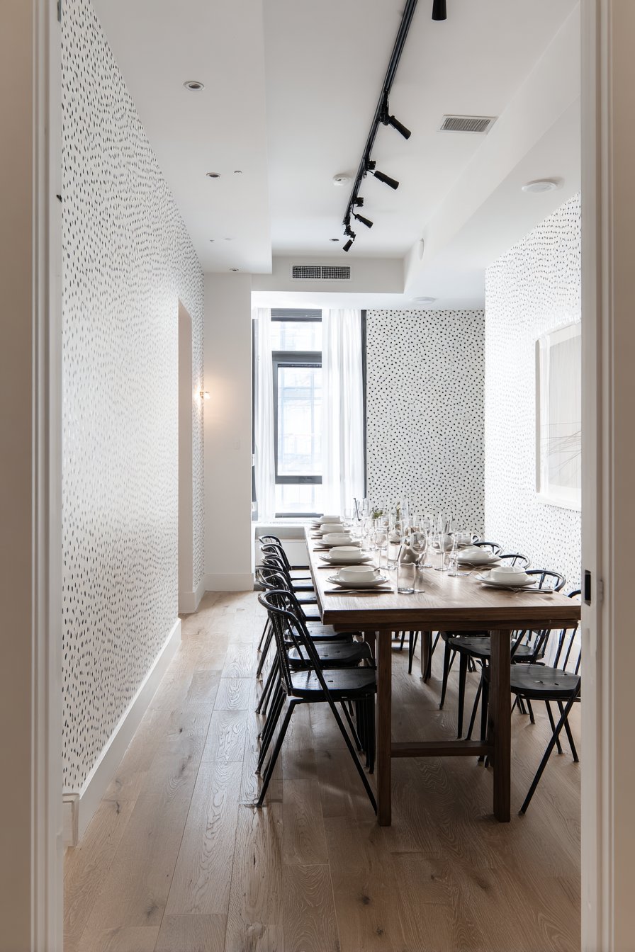 Convertible Console-to-Dining Transformation