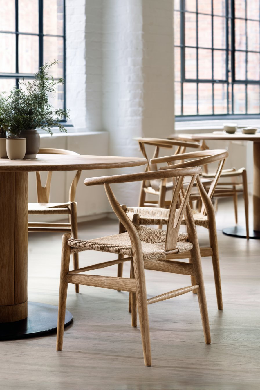 Scandinavian Light Oak with Paper Cord Seats