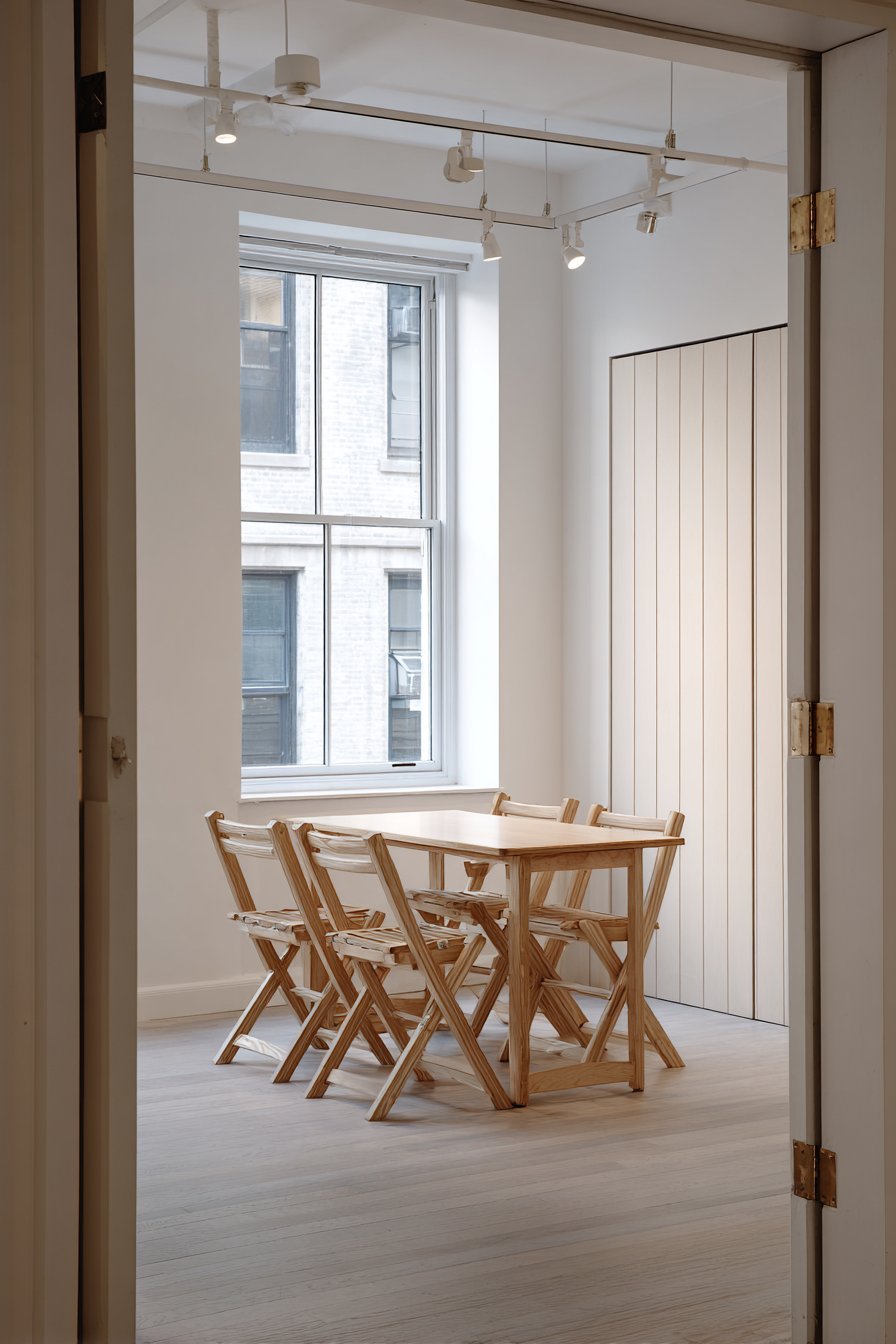 Gate-Leg Maple Multi-Functional Adaptability