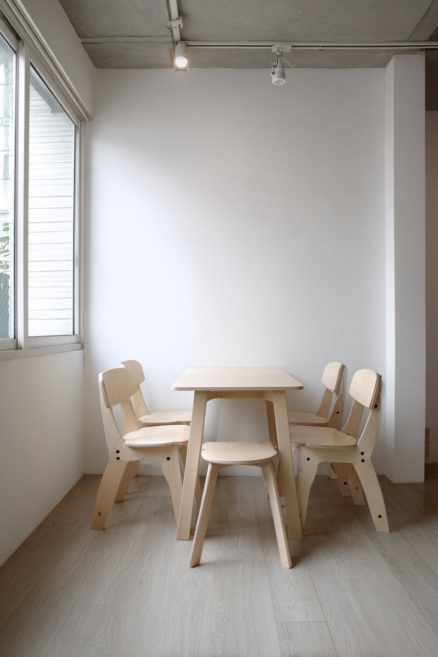 Gate-Leg Maple Multi-Functional Adaptability