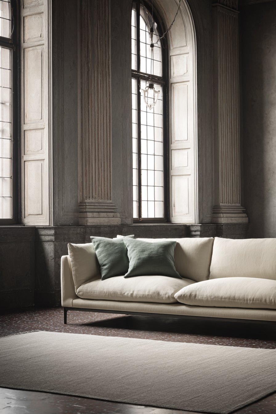 The Simplicity of Neutral Color Schemes