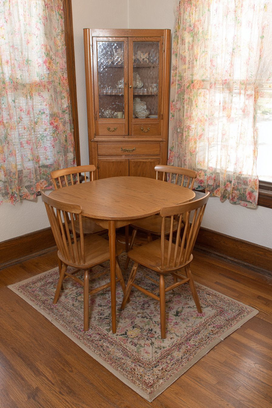 Charming Cherry Drop-Leaf Gate-Leg Table