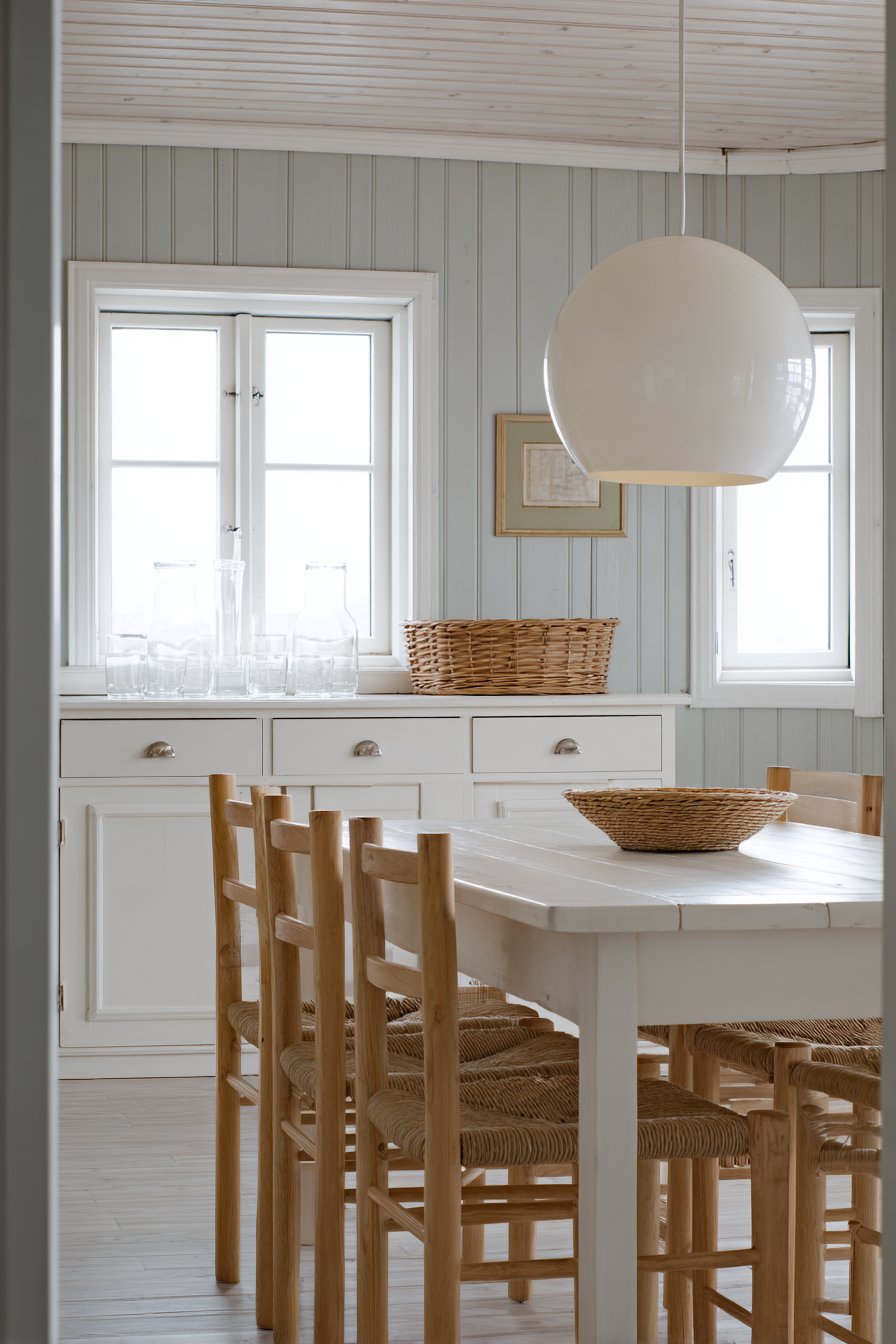 White-Painted Pine Shaker Simplicity